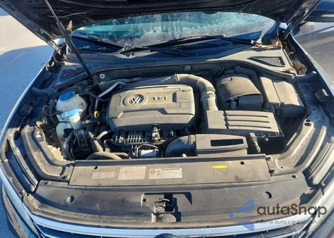 2017 Volkswagen Passat R-Line z USA, uszkodzony, nr VIN 1VWDT7A36HC072046